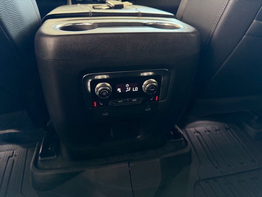 Used 2023 GMC Yukon Denali AWD/4WD image 23