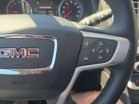 Used 2023 GMC Acadia SLT w/ Preferred Package AWD/4WD image 17
