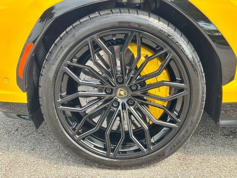 Used 2025 Lamborghini Urus S AWD/4WD image 13