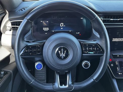 Used 2024 Maserati Grecale GT image 11