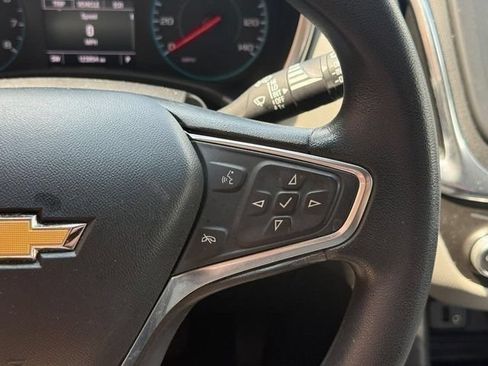 Used 2018 Chevrolet Equinox LS FWD image 19