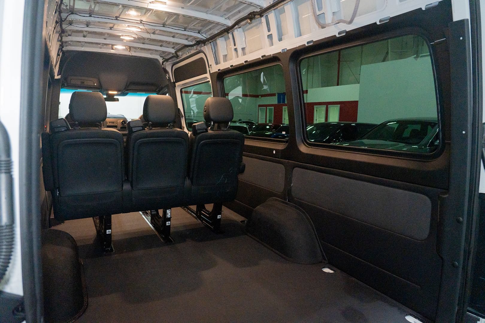 Used 2019 Mercedes-Benz Sprinter 2500 image 23