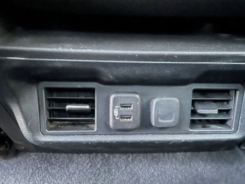 Used 2020 GMC Sierra 1500 SLE w/ SLE Value Package image 25