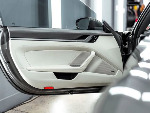 Used 2021 Porsche 911 Carrera image 18