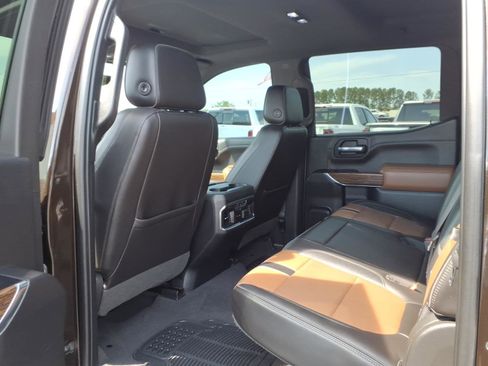 Used 2019 Chevrolet Silverado 1500 High Country w/ Technology Package image 23