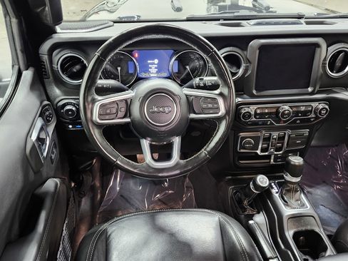 Used 2022 Jeep Wrangler Unlimited Sahara w/ Cold Weather Group image 27