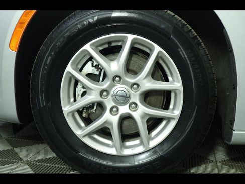 Used 2024 Chrysler Pacifica Touring-L image 22