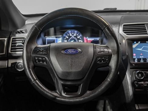 Used 2017 Ford Explorer XLT w/ Equipment Group 202A image 15
