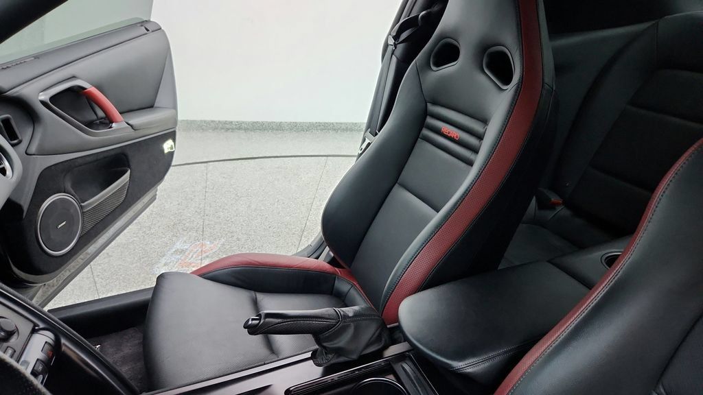 Used 2012 Nissan GT-R Black Edition AWD/4WD image 16