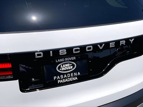 New 2026 Land Rover Discovery S AWD/4WD image 9
