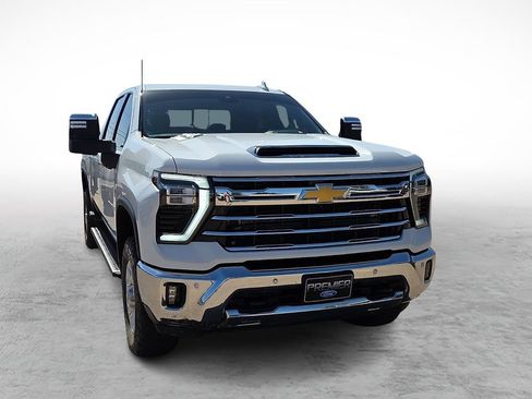 Used 2025 Chevrolet Silverado 2500 LTZ w/ LTZ Convenience Package AWD/4WD image 2