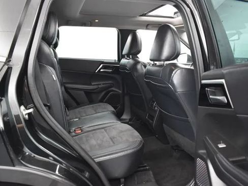 Used 2023 Mitsubishi Outlander SE FWD image 18