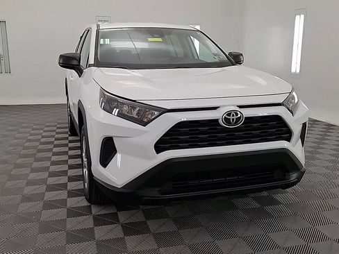 Used 2022 Toyota RAV4 LE image 7