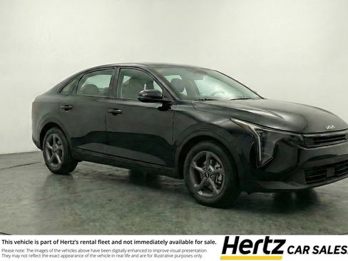 Used 2025 Kia K4 LXS FWD image 1