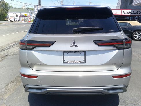Used 2025 Mitsubishi Outlander SE AWD/4WD image 8