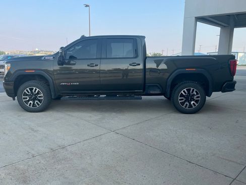 Used 2022 GMC Sierra 3500 AT4 w/ AT4 Preferred Package AWD/4WD image 9