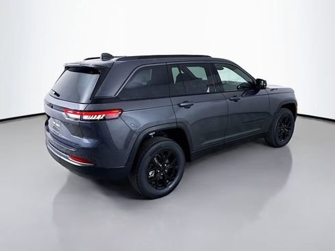 New 2026 Jeep Grand Cherokee Laredo image 7