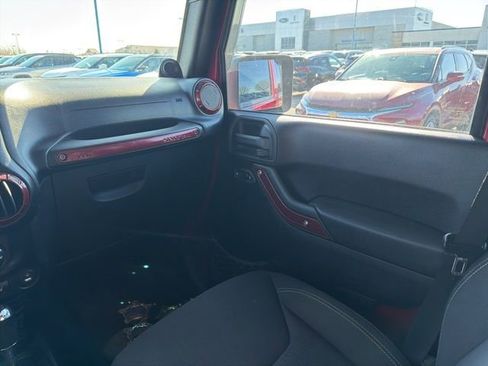 Used 2013 Jeep Wrangler Unlimited Sahara image 18