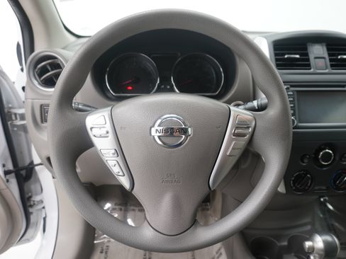Used 2015 Nissan Versa FWD image 12