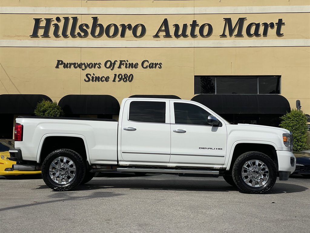 Used 2015 GMC Sierra 2500 Denali w/ Duramax Plus Package AWD/4WD image 4