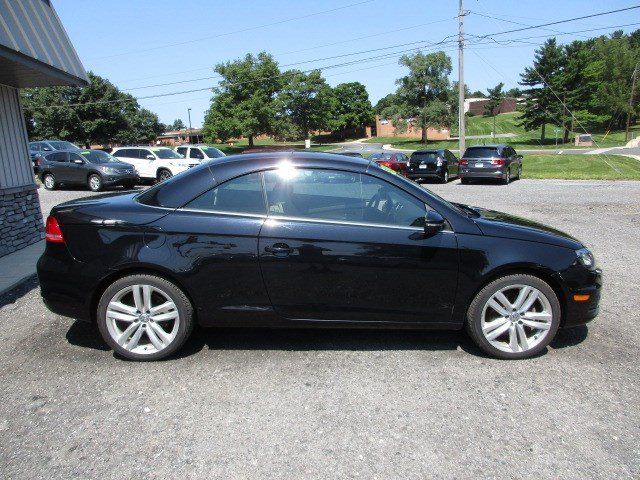 Used 2015 Volkswagen Eos Executive FWD image 16