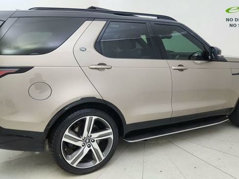 Used 2024 Land Rover Discovery Metropolitan Edition AWD/4WD image 22
