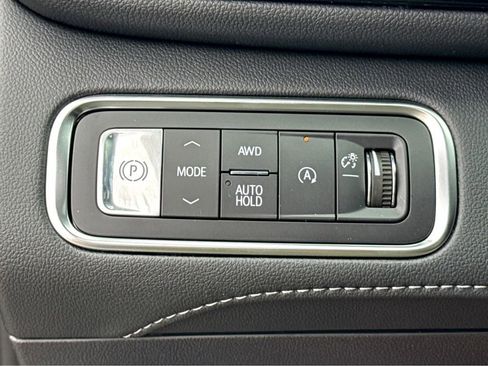 New 2026 Buick Enclave Avenir w/ Super Cruise Package AWD/4WD image 11