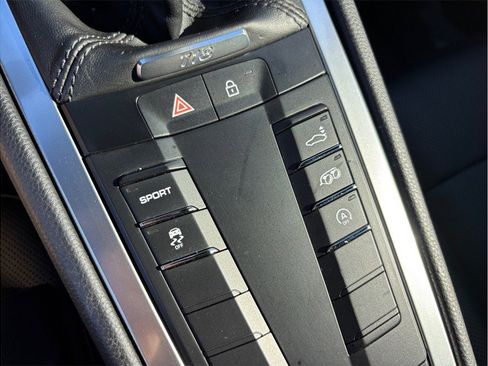Used 2021 Porsche 718 Cayman RWD image 33