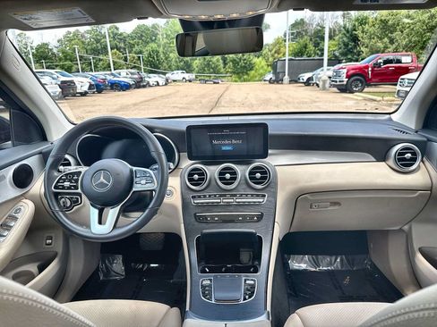 Used 2022 Mercedes-Benz GLC 300 image 21