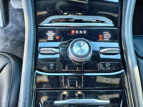 Used 2022 Jeep Grand Cherokee Overland image 36