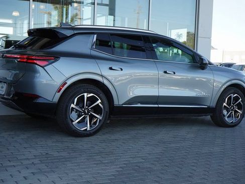 New 2025 Chevrolet Equinox EV LT FWD image 21