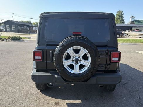 Used 2022 Jeep Wrangler Sport AWD/4WD image 5