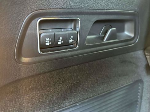 Certified 2025 Mercedes-Benz GLS 450 4MATIC image 11