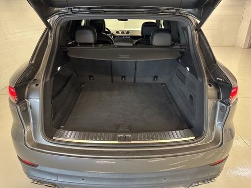 Used 2019 Porsche Cayenne S image 9