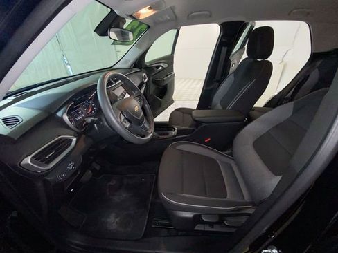 Used 2023 Chevrolet TrailBlazer LS AWD/4WD image 24