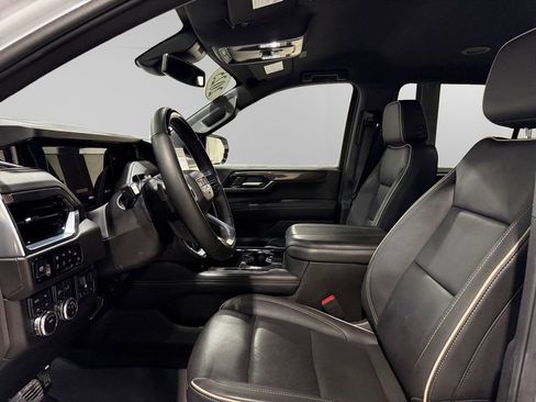 Used 2025 GMC Yukon XL Elevation image 24