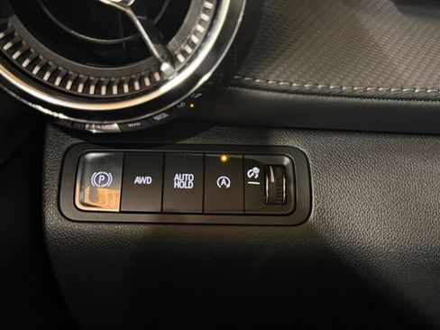 Used 2026 Chevrolet Equinox LT AWD/4WD image 32