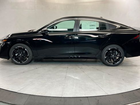 New 2026 Nissan Sentra SR FWD image 2
