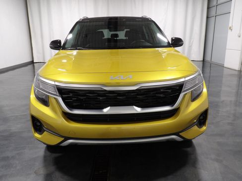 Used 2023 Kia Seltos S AWD/4WD image 4