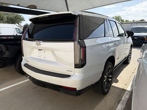 Used 2023 Cadillac Escalade Sport Platinum RWD image 3