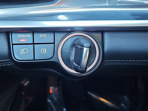 Certified 2023 Porsche Panamera 4 Platinum Edition image 21