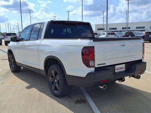 New 2026 Honda Ridgeline Black Edition image 2