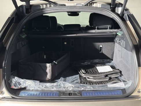 New 2026 Land Rover Range Rover Velar S image 29
