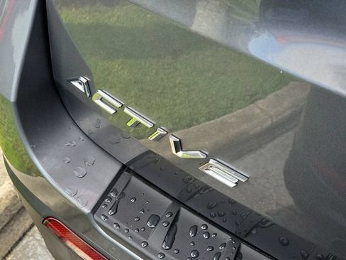 Used 2025 Ford Explorer Active RWD image 5