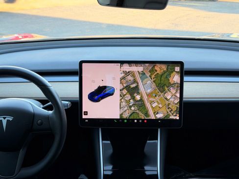 Used 2020 Tesla Model 3 Standard Range image 25