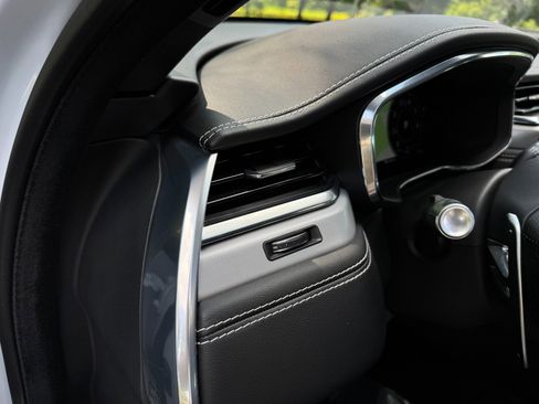 Used 2021 Jaguar XF R-Dynamic SE image 21