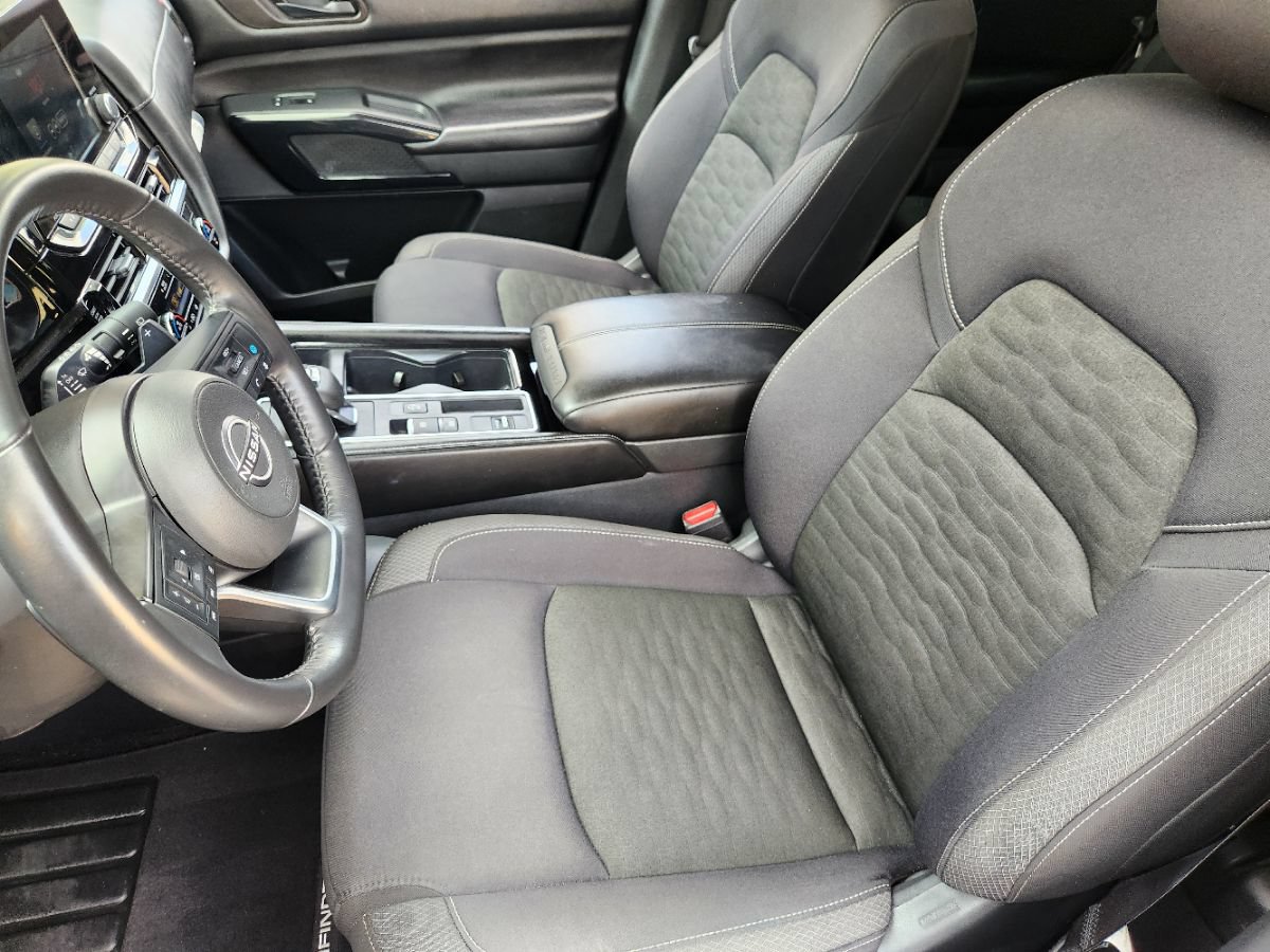 Used 2025 Nissan Pathfinder SV w/ Black Appearance Package FWD image 24