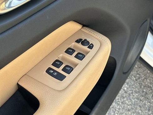 Used 2020 Volvo XC60 T8 Momentum w/ Protection Package Premier image 22