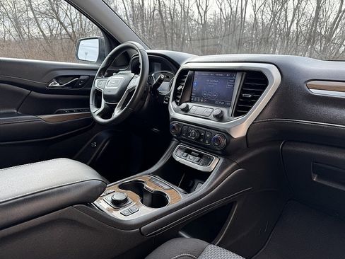 Used 2023 GMC Acadia SLE w/ Driver Convenience Package AWD/4WD image 4