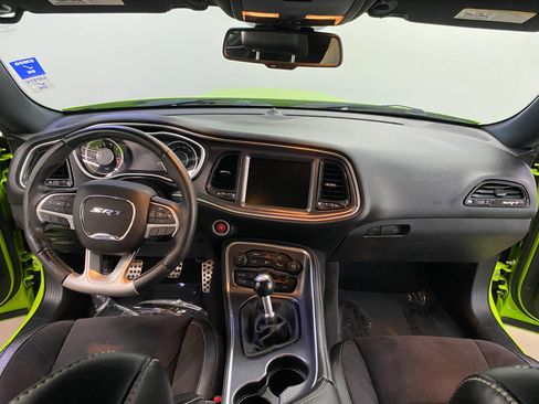 Used 2015 Dodge Challenger SRT w/ Technology Group image 13